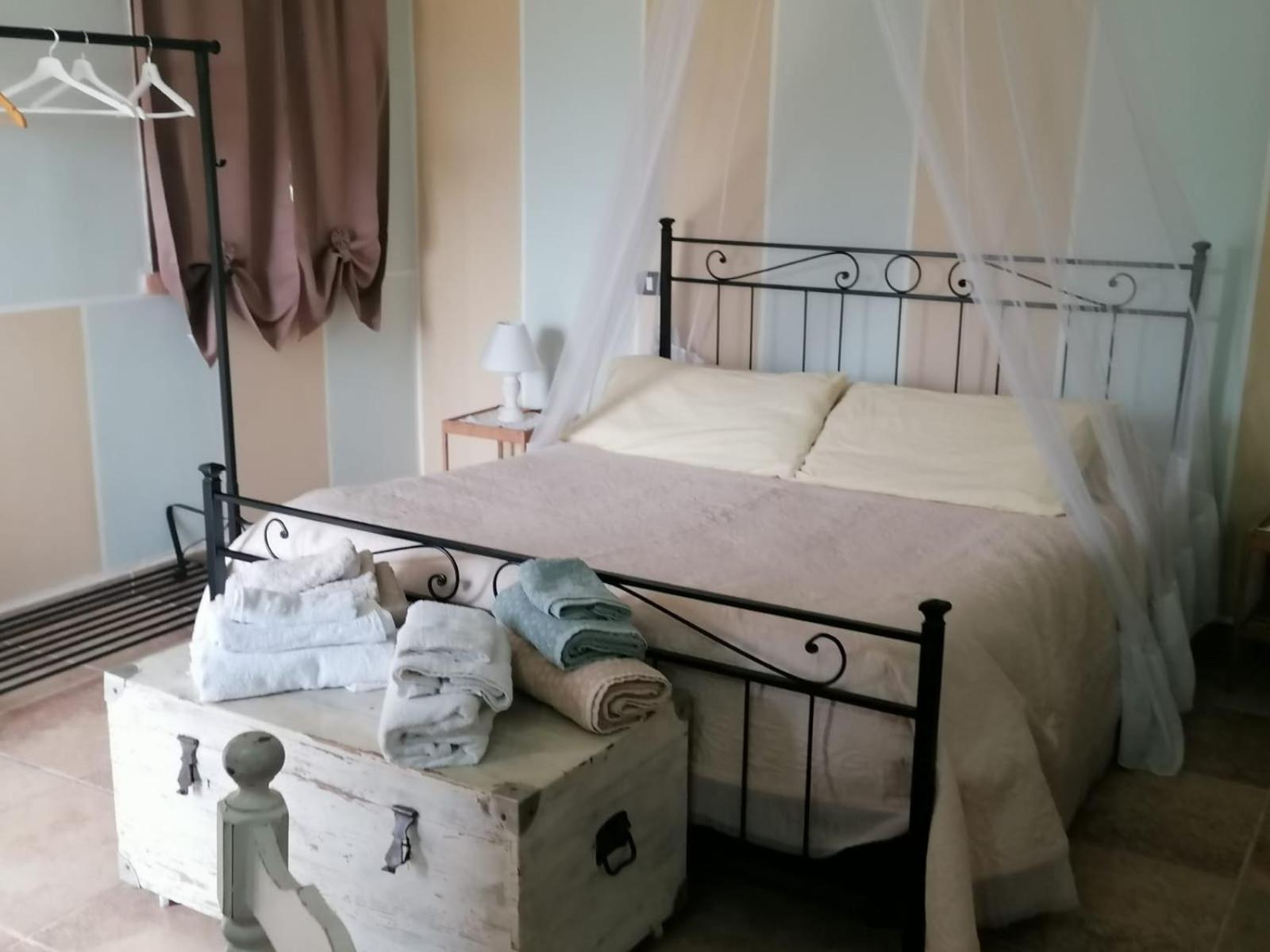 Bed and Breakfast Casale Cavatella à Sermoneta Extérieur photo