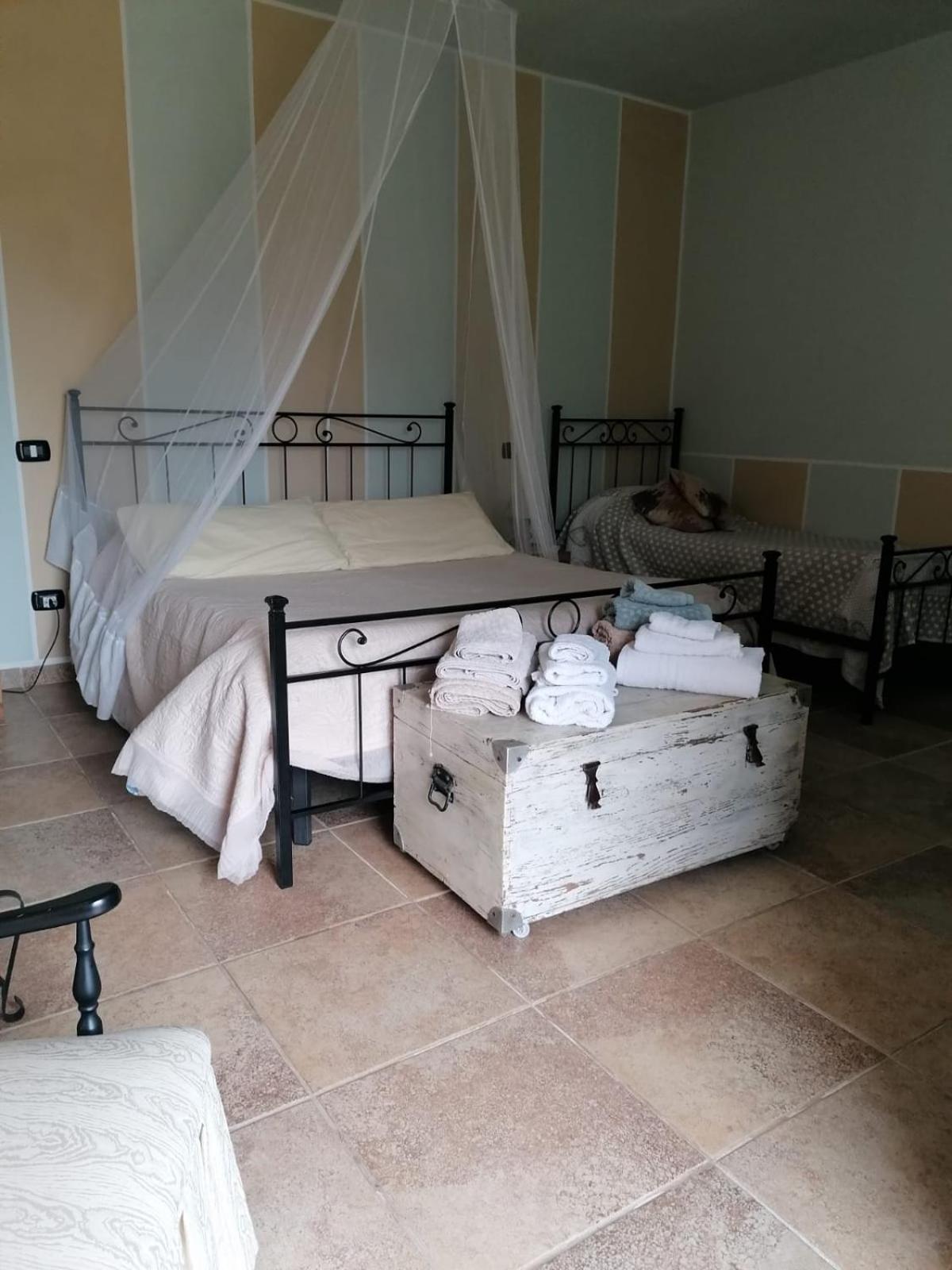 Bed and Breakfast Casale Cavatella à Sermoneta Extérieur photo